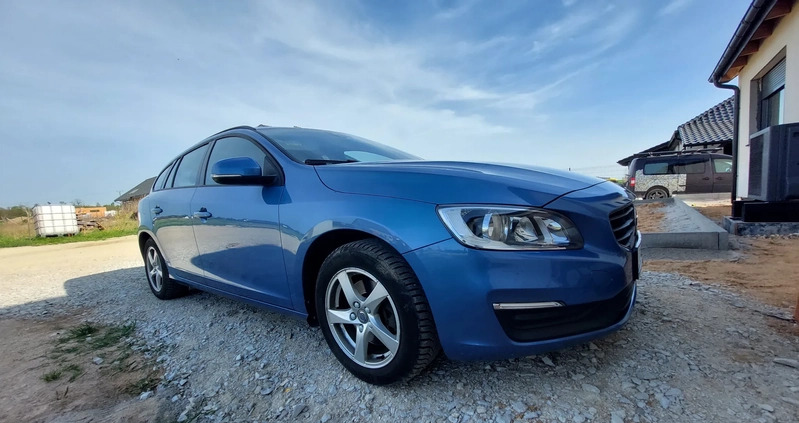 Volvo V60 cena 42900 przebieg: 163200, rok produkcji 2016 z Grodków małe 742